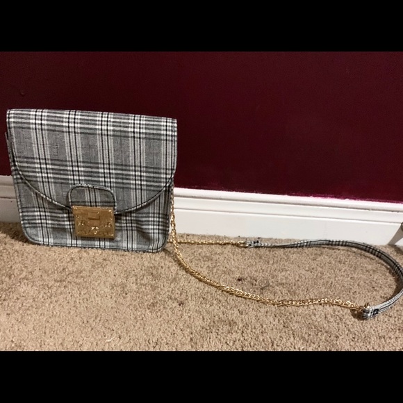 Plaid Purse With Gold Chain Strap - Picture 3 of 3